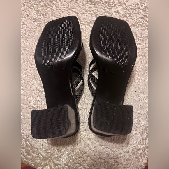 Slip-on Chunky Heels - Picture 6 of 6